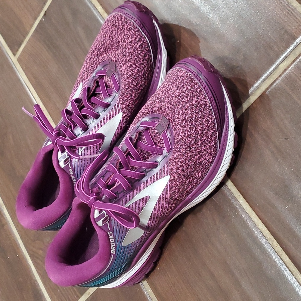 Brooks Ghost 10 size 8
